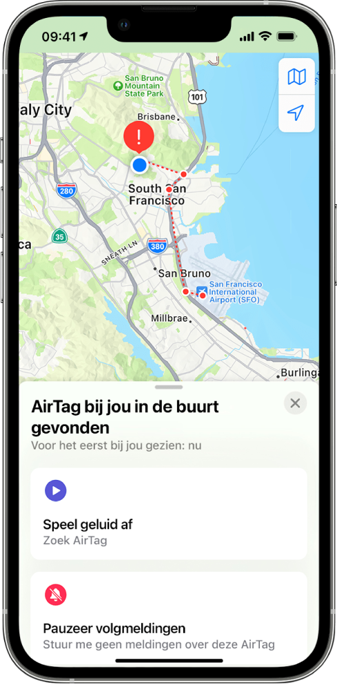 Een iPhone-scherm met een AirTag die vlak bij de gebruiker is gedetecteerd in de Kaarten-app.
