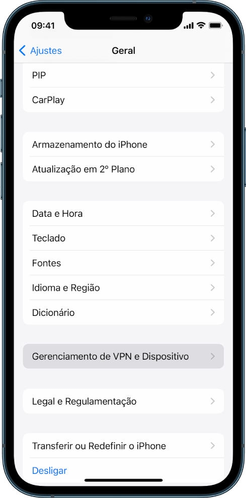 Tela do iPhone mostrando a opção “Gerenciamento de VPN e Dispositivo” selecionada.