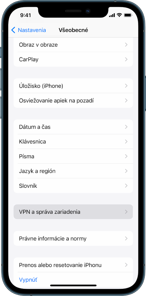 Obrazovka iPhonu s vybranou možnosťou VPN a správa zariadenia.