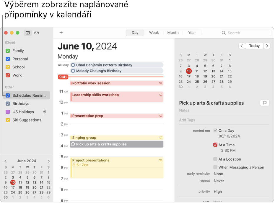 Okno aplikace Kalendář, v němž je v zobrazení Den vidět seznam kalendářů a zaškrtnuté políčko Naplánované připomínky Denní plán obsahuje události a naplánovanou připomínku a napravo je oblast pro přidávání připomínek