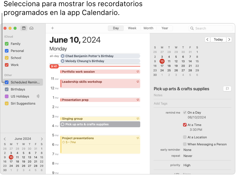 Una ventana de Calendario con la visualización Día, que muestra la lista de calendarios y la casilla “Recordatorios programados” seleccionada. La programación Día muestra eventos y un recordatorio programado con el área para añadir recordatorios a la derecha.