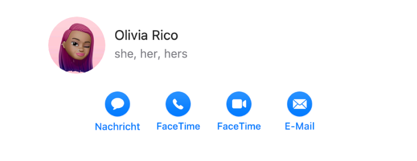 Die Kontaktkarte zeigt die Pronomen einer Person unter dem Namen.