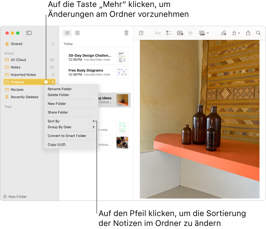 Ein Fenster der App „Notizen“ auf dem Mac, mit nur einem Ordner in der Seitenleiste und der Taste „Mehr“, über die du Änderungen an einem Ordner vornehmen kannst. Über der Liste der Notizen in der Mitte ist die Option „Sortieren“ zu sehen, mit der die Reihenfolge der Notizen geändert werden kann. Klicke auf den Pfeil, um eine andere Sortierfolge auszuwählen.