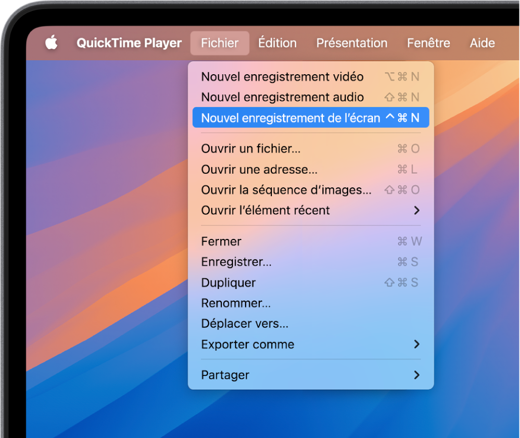 Le menu Fichier est ouvert dans l’app QuickTime Player et la commande Nouvel enregistrement de l’écran est sélectionnée pour commencer l’enregistrement de l’écran.