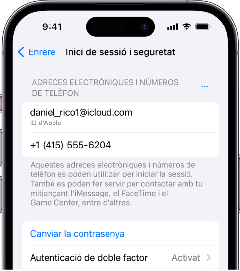 A la pantalla de l’iPhone, es veu que l’autenticació de doble factor està activada.