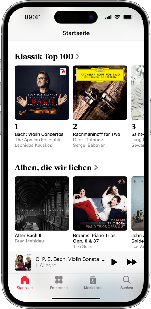 Ein iPhone mit dem Tab „Startseite“ in Apple Music Classical, in dem die meistgespielten Alben, die Classical Top 100, oben angezeigt werden.