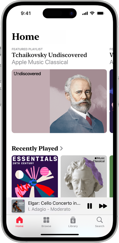 En iPhone visar fliken Home i Apple Music Classical. Överst på skärmen finns en spellista i blickfånget. De senast spelade spellistorna finns i mitten på skärmen och nedanför dessa finns minispelaren som visar det spår som spelas upp just nu. Allra längst ned på skärmen finns knapparna Home, Browse, Library och Search.