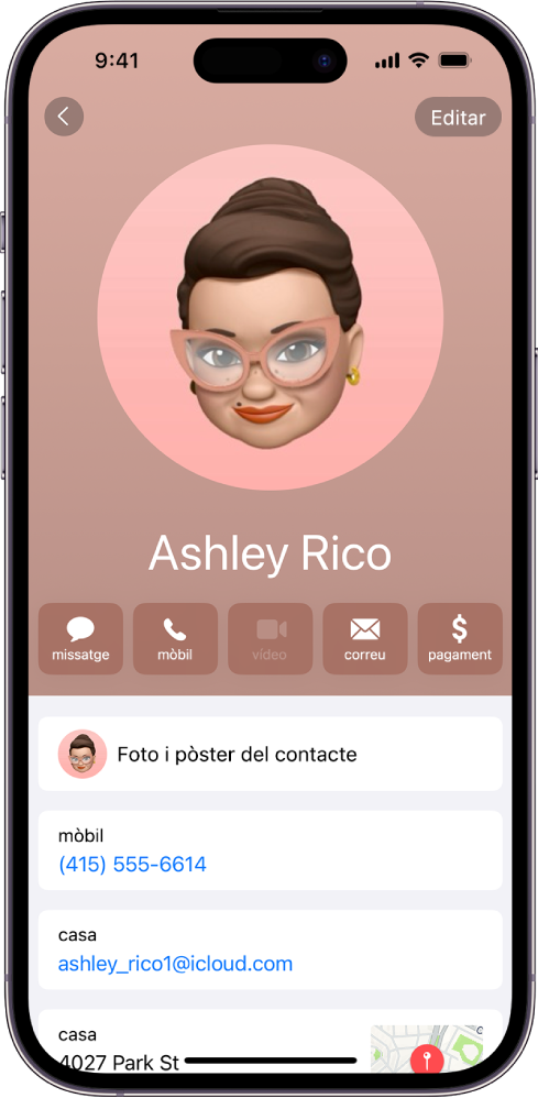 Una targeta de contacte a l’app Contactes.