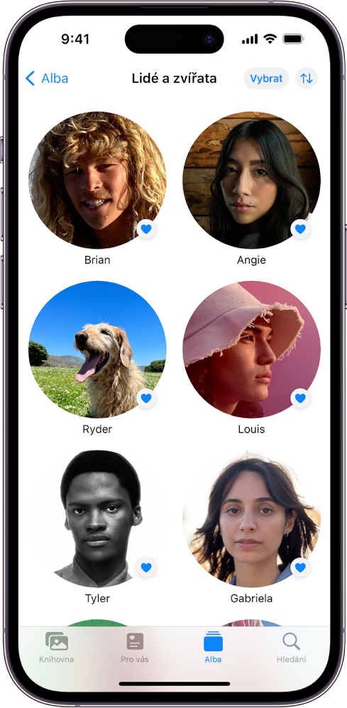 Obrazovka Lidé a zvířata v aplikaci Fotky. U dolního okraje obrazovky je vybrána položka Alba.