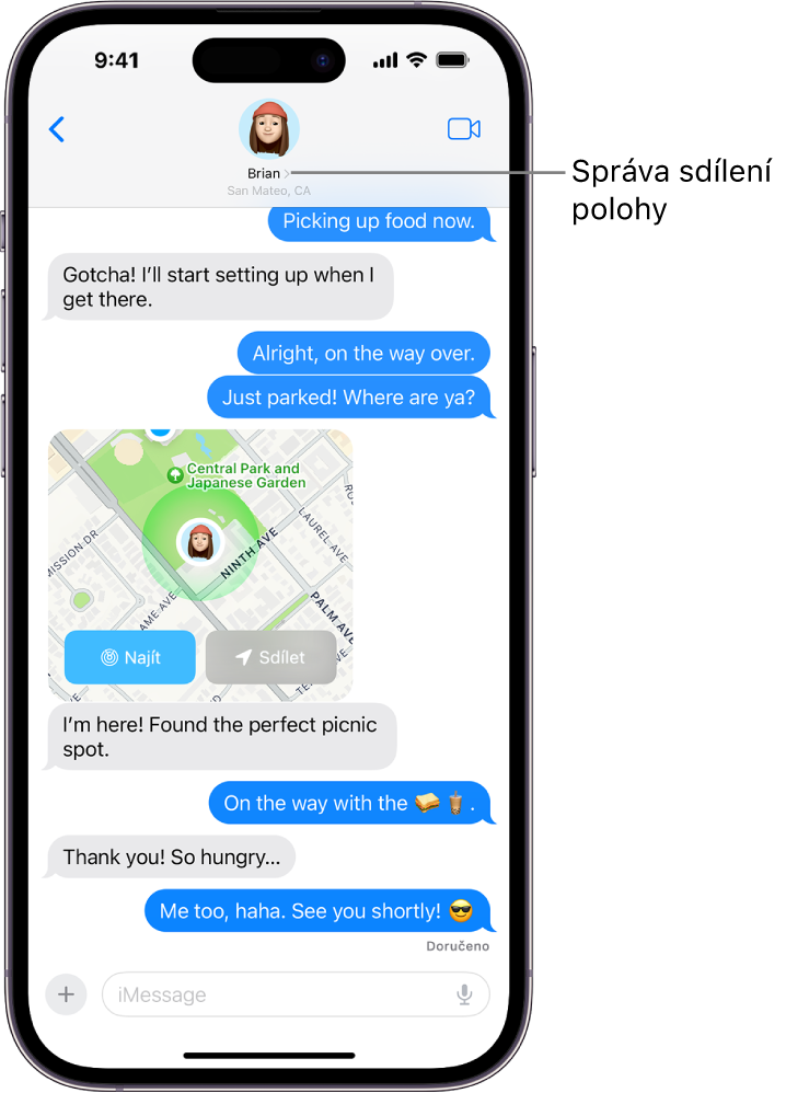 Konverzace v aplikaci Zprávy se sdílením polohy.