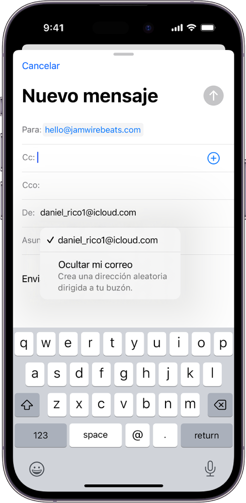 Se está redactando un borrador de correo electrónico. El campo De está seleccionado y muestra dos opciones debajo: una dirección de correo personal y la opción Ocultar mi correo.