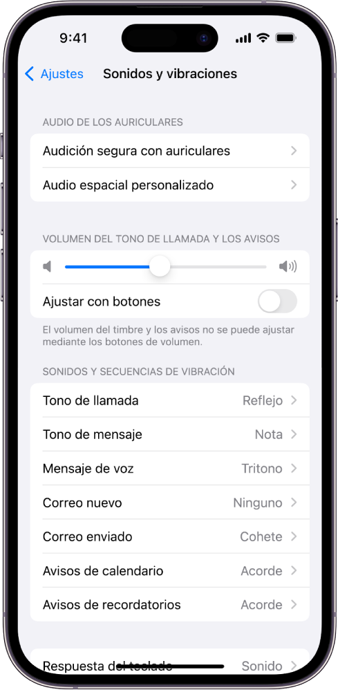 Pantalla “Sonidos y vibraciones” en Ajustes. Las opciones en pantalla, de arriba abajo, son: “Audio de los auriculares” y “Audición segura con auriculares”, “Volumen del tono de llamada y los avisos” con un regulador para ajustar el volumen y la opción para cambiar el volumen con botones, y “Sonidos y secuencias de vibración”, que incluyen “Tono de llamada” y “Tono de mensaje”.