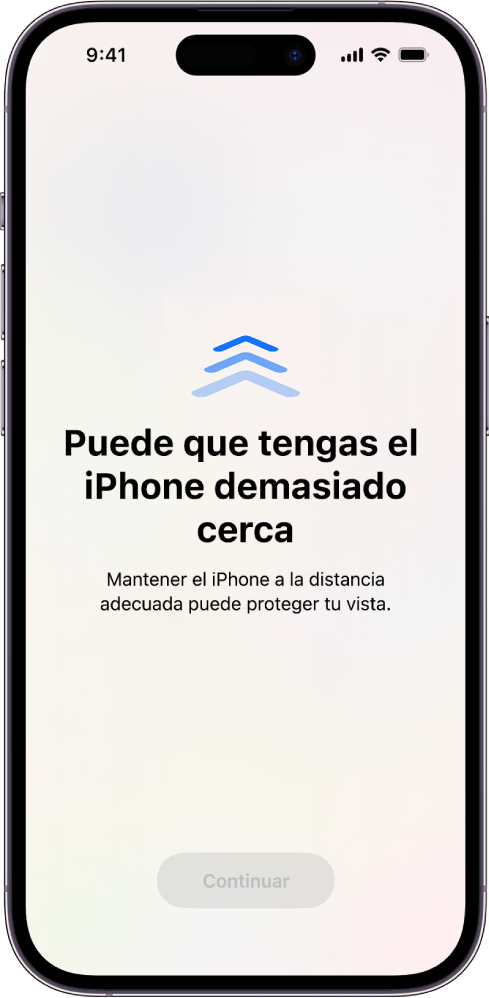 Pantalla con el aviso de que estás sujetando el iPhone excesivamente cerca de los ojos y deberías alejarlo para proteger la salud visual. El aviso cubre la pantalla, impidiéndote continuar. Hay un botón Continuar que se activa al alejar el iPhone hasta una distancia segura.