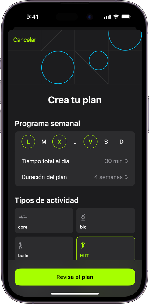 Pantalla del plan personalizado con ajustes para seleccionar el programa semanal y la duración del plan. Los tipos de actividades disponibles y el botón para revisar el plan personalizado están en la parte inferior de la pantalla.