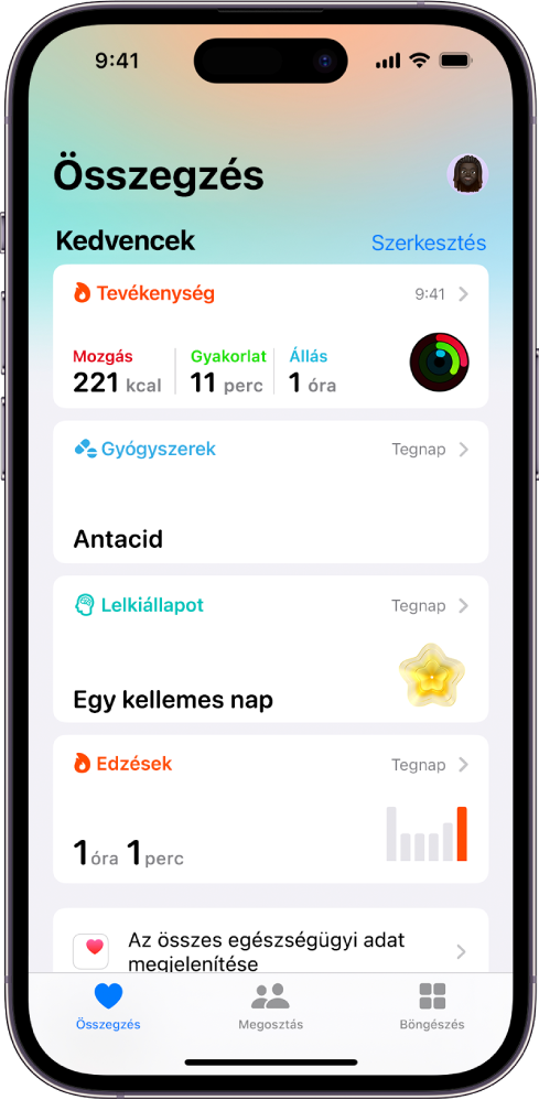 Az Egészség app Összesítés képernyője. A tevékenységekkel, gyógyszerekkel, lelkiállapottal és edzésekkel kapcsolatos információk a Kedvencek alatt jelennek meg.