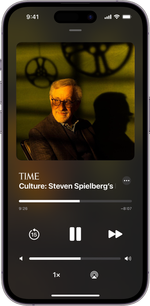 オーディオ記事を表示しているオーディオプレーヤーの画面。その下に、プレーヤーコントロールと音量スライダがあります。