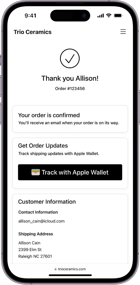 Pasūtījuma apstiprinājuma lapa, kurā redzama poga Track with Apple Wallet.