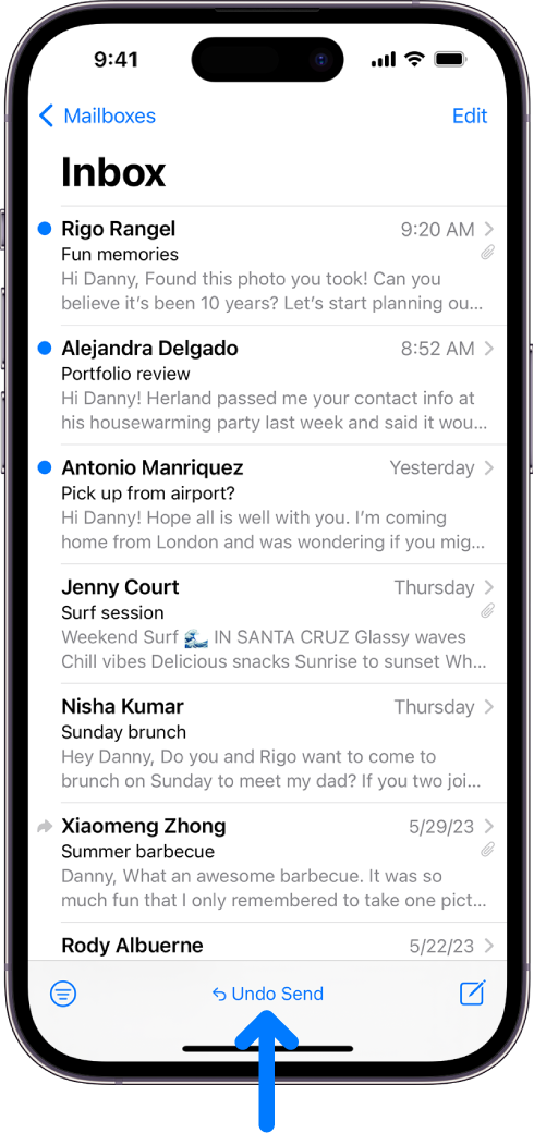 Iesūtne ar e-pasta ziņojumu sarakstu. Poga Undo Send, lai atsauktu nesen nosūtītu e-pastu ekrāna apakšdaļas vidū.