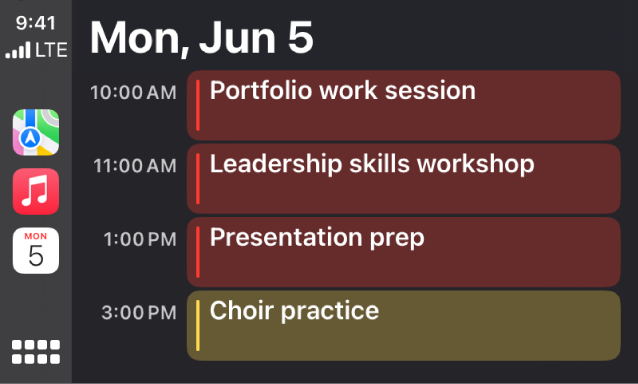 CarPlay, kurā redzami šādi vienumi: Maps, Music un Calendar, kas izvietoti Sidebar. Pa labi ir redzami notikumi, kas ieplānoti pirmdienai, 5. jūnijam portfeļa darba sesijai, vadības prasmju semināram, prezentācijas sagatavosānai un kora mēģinājumam.