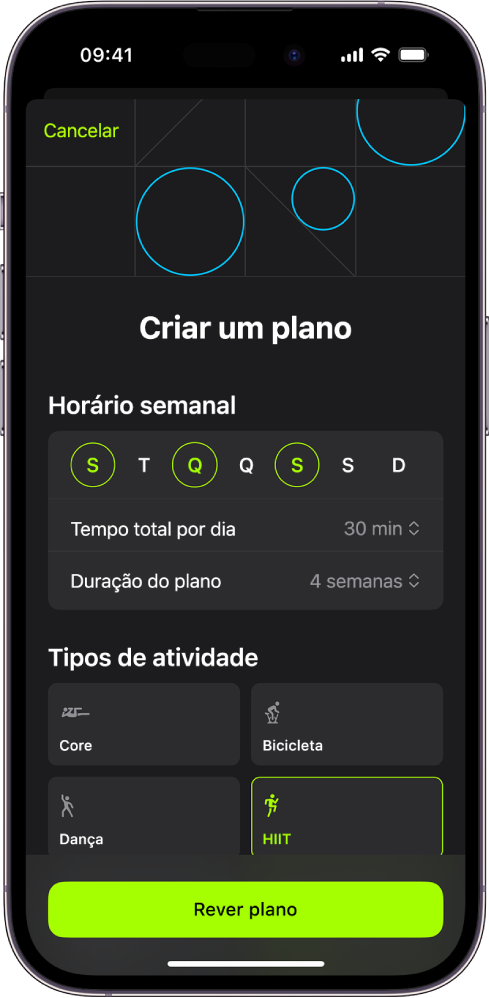 O ecrã “Plano personalizado” com definições para escolher o programa semanal e a duração do plano. Os tipos de atividades disponíveis e o botão “Rever plano” estão na parte inferior.