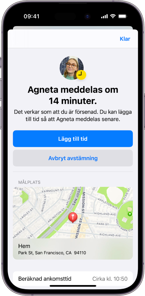 En avstämningsskärm visar en vän som meddelas om 14 minuter. Nedanför finns alternativ för att förlänga tiden eller avbryta avstämningen. Längst ned finns en karta som visar den aktuella platsen.