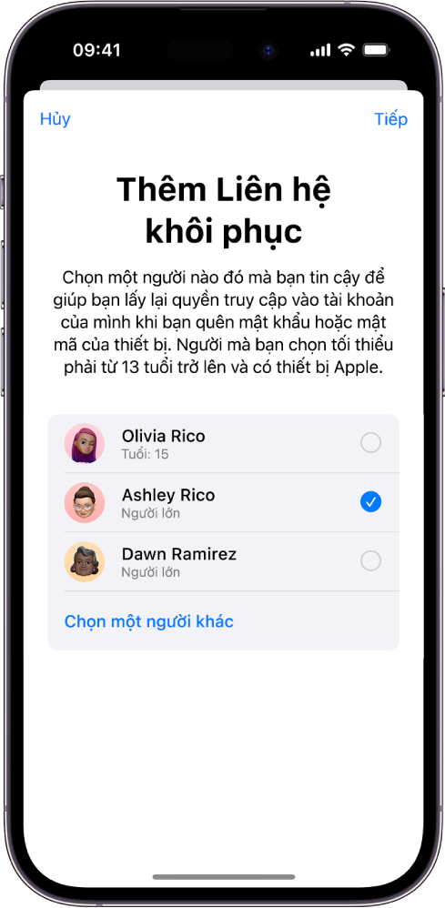Màn hình Thêm liên hệ khôi phục đang hiển thị các liên hệ được gợi ý để chọn làm liên hệ khôi phục và tùy chọn để lựa chọn người khác.