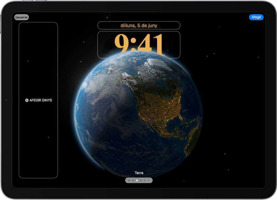 Una pantalla bloquejada personalitzada que s’està editant. Els elements disponibles per personalitzar-la estan seleccionats: la data, l’hora i un botó per afegir ginys.