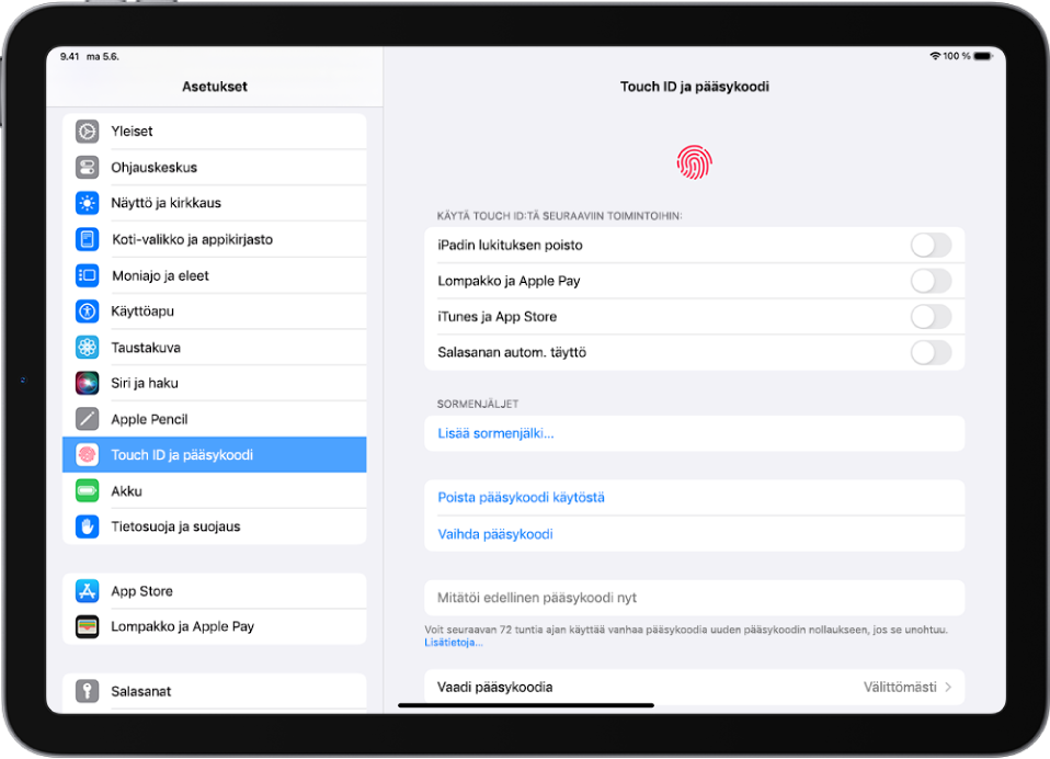 Asetukset-sivupalkki on näytön vasemmassa reunassa ja Touch ID ja pääsykoodi on valittuna. Näytön oikeassa reunassa on asetukset, joilla voit valita, mitkä toiminnot voidaan avata Touch ID:llä. iPadin lukituksen poisto, Lompakko ja Apple Pay, iTunes ja App Store sekä Salasanan automaattinen täyttö on kaikki laitettu pois päältä.