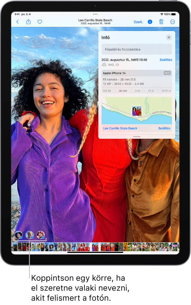Az iPad képernyőjén egy fotó van megnyitva a Fotók appban. A fotó bal alsó sarkában kérdőjelek láthatók a fotón szereplő személyek mellett.