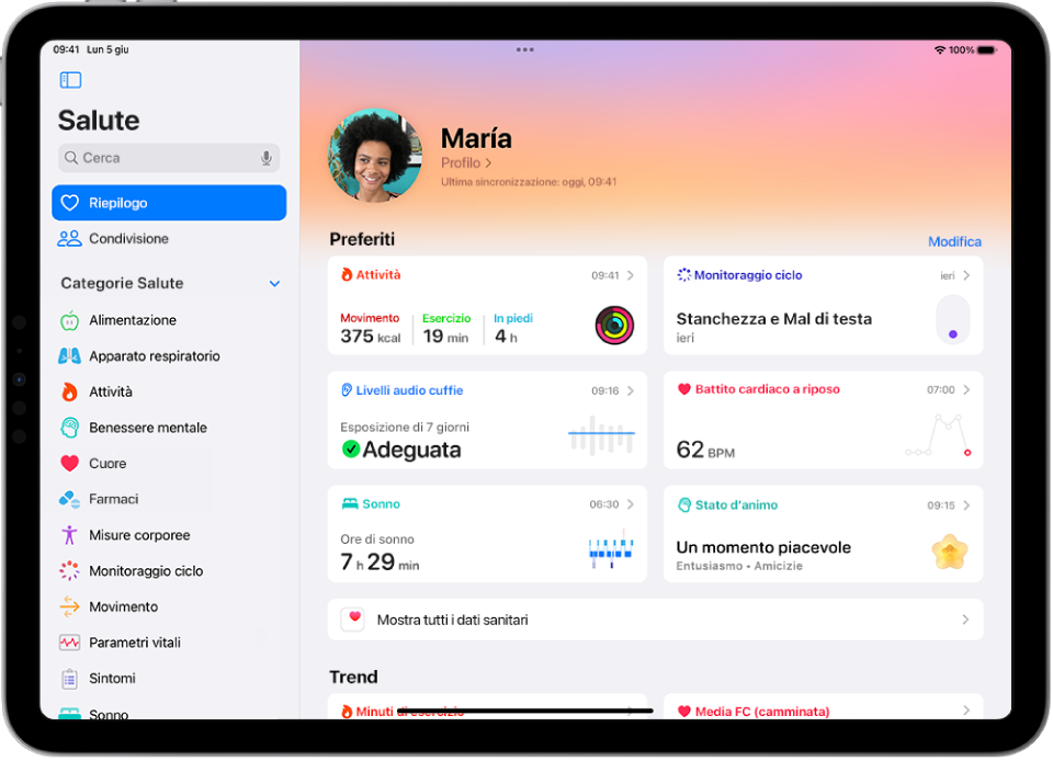 La schermata Riepilogo dell’app Salute che mostra dettagli per attività, sonno, livelli dell’audio delle cuffie e altro ancora.