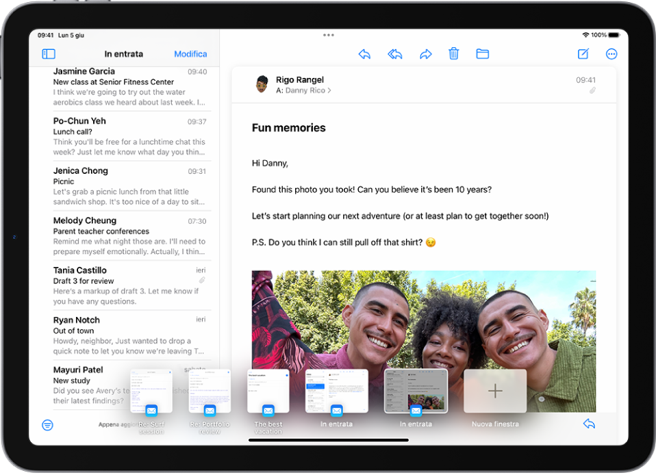 La finestra di Mail che mostra le email di “In entrata” elencate sulla sinistra e cinque miniature lungo il bordo inferiore dello schermo.