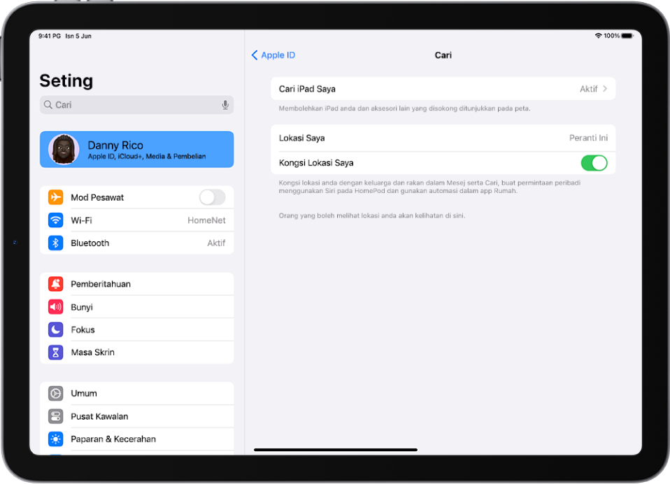 Bar sisi Seting di sebelah kiri skrin dan pilihan atas dengan nama pengguna dipilih. Di sebelah kanan skrin ialah pilihan untuk memilih ciri Cari untuk diaktifkan. Cari iPad Saya dan Kongsi Lokasi Saya diaktifkan.