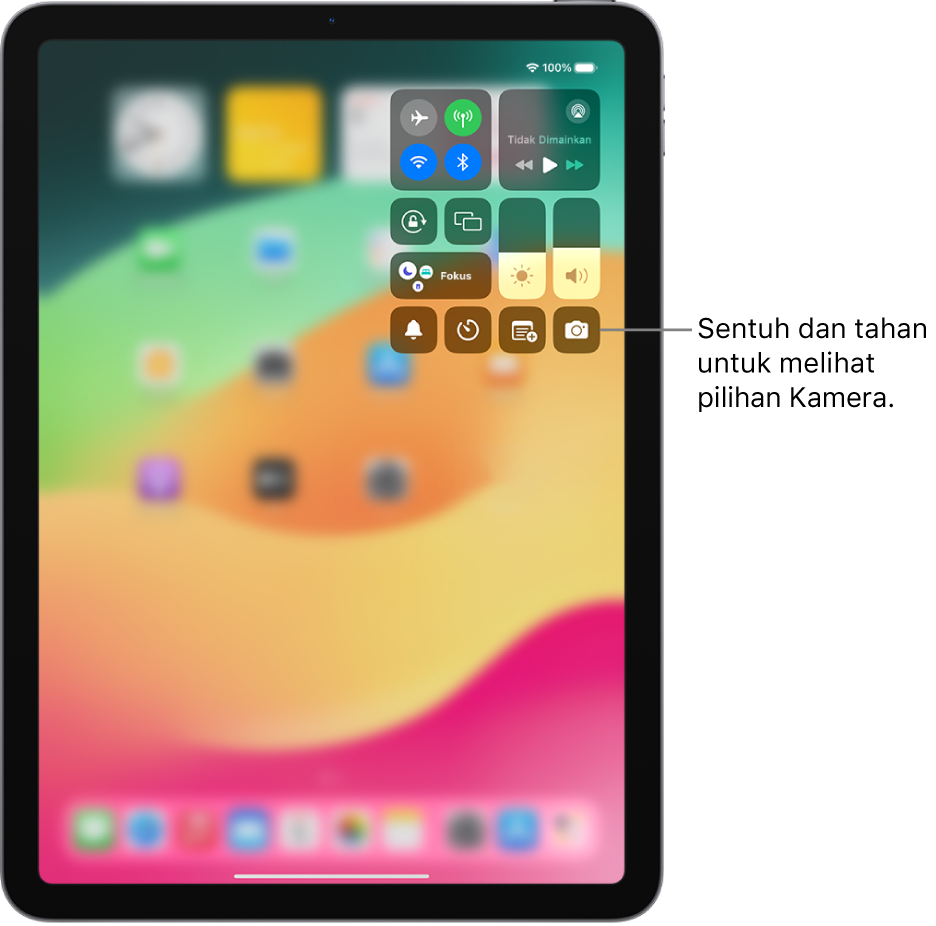 Pusat Kawalan iPad Kawalan untuk mod Pesawat, data selular, Wi-Fi dan Bluetooth berada di kumpulan kiri atas dalam Pusat Kawalan untuk model iPad Wi-Fi + Cellular. Kawalan Kamera di bahagian kanan bawah.