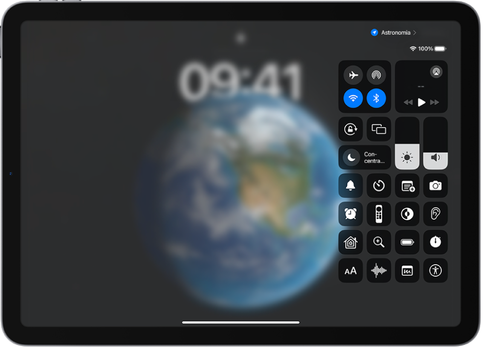 A centeal de controlo no iPad personalizada com controlo adicionais, como Temporizador, Cronómetro e Dictafone.