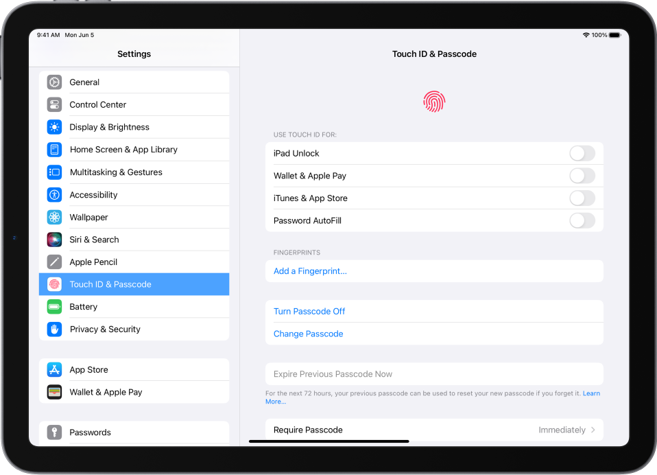 Stranska vrstica Settings je na levi strani zaslona in izbrana je možnost Touch ID & Passcode. Na desni strani zaslona so možnosti za izbiro funkcij, ki jih je mogoče odkleniti s Touch ID. Touch ID. iPad Unlock, Wallet & Apple Pay, iTunes & App Store in Password Autofill so izklopljeni.