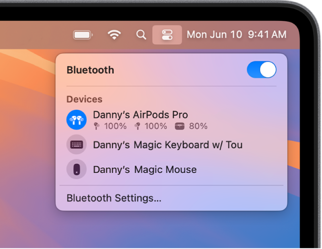 El menú de Bluetooth abierto en el centro de control con los AirPods Pro de Danny conectados.