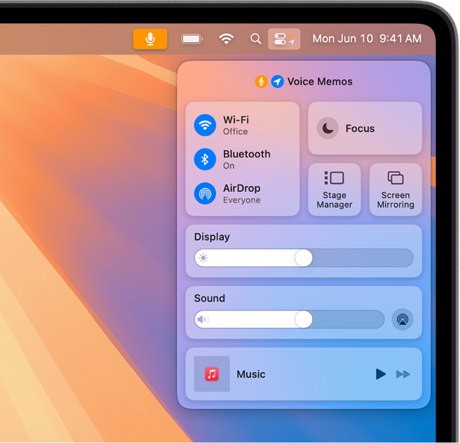 Le centre de contrôle en haut à droite de l’écran du Mac affichant des commandes pour, entre autres, le Wi‑Fi, Concentration et Stage Manager.