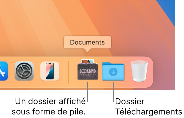 L’extrémité droite du Dock affichant un dossier affiché sous forme d’une pile et le dossier Téléchargements affiché sous forme de dossier.