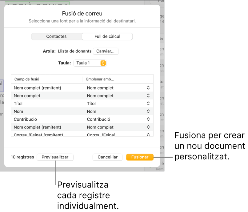 El tauler de la fusió de correu obert, que mostra les opcions per canviar l’arxiu o la taula font, previsualitzar els noms dels camps de fusió o registres concrets, o fusionar el document.