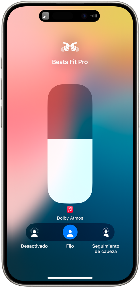 El audio espacial y el seguimiento de la cabeza sólo están disponibles en el iPhone, el iPad y la Mac. Debajo del indicador de volumen se muestran las opciones del audio espacial. Desactivado, Fijo y Seguimiento de cabeza.