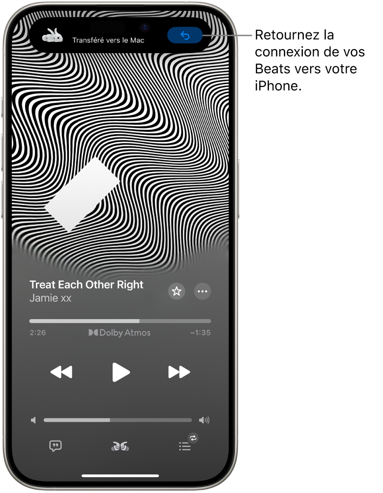 Un écran Apple Music sur iPhone avec un message dans le haut qui indique « Transféré vers le Mac » et un bouton pour retourner les Beats vers l’iPhone.