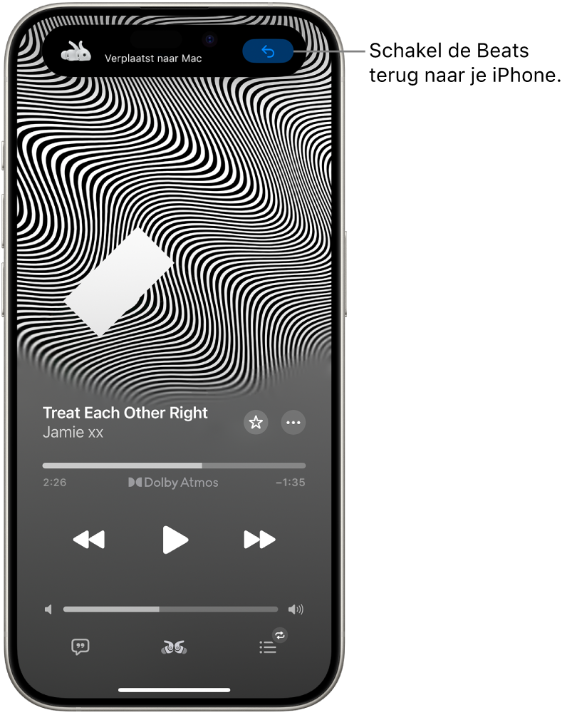Een Apple Music-scherm op de iPhone, met bovenaan het bericht "Verplaatst naar Mac" en een knop om de Beats terug te laten schakelen naar de iPhone.