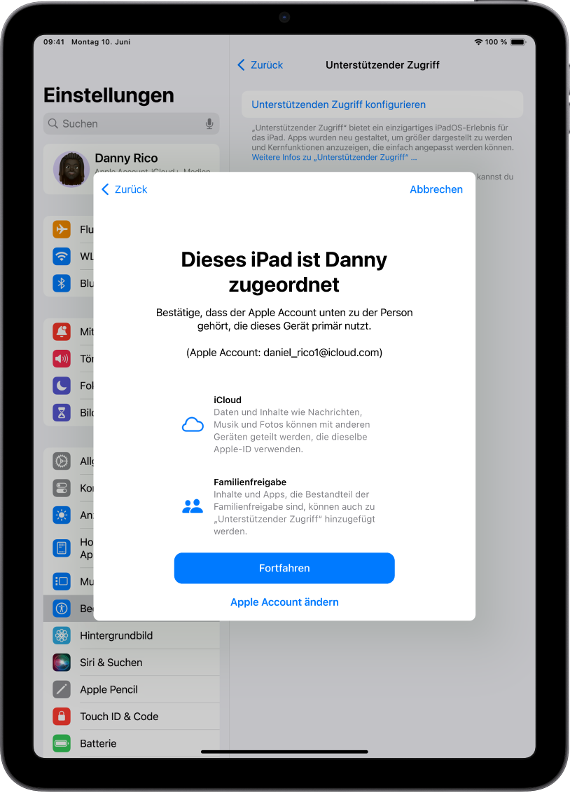 Ein iPad mit dem Apple Account, der mit dem Gerät verknüpft ist, und Informationen über Funktionen von iCloud und der Familienfreigabe, die mit „Unterstützender Zugriff“ verwendet werden können.