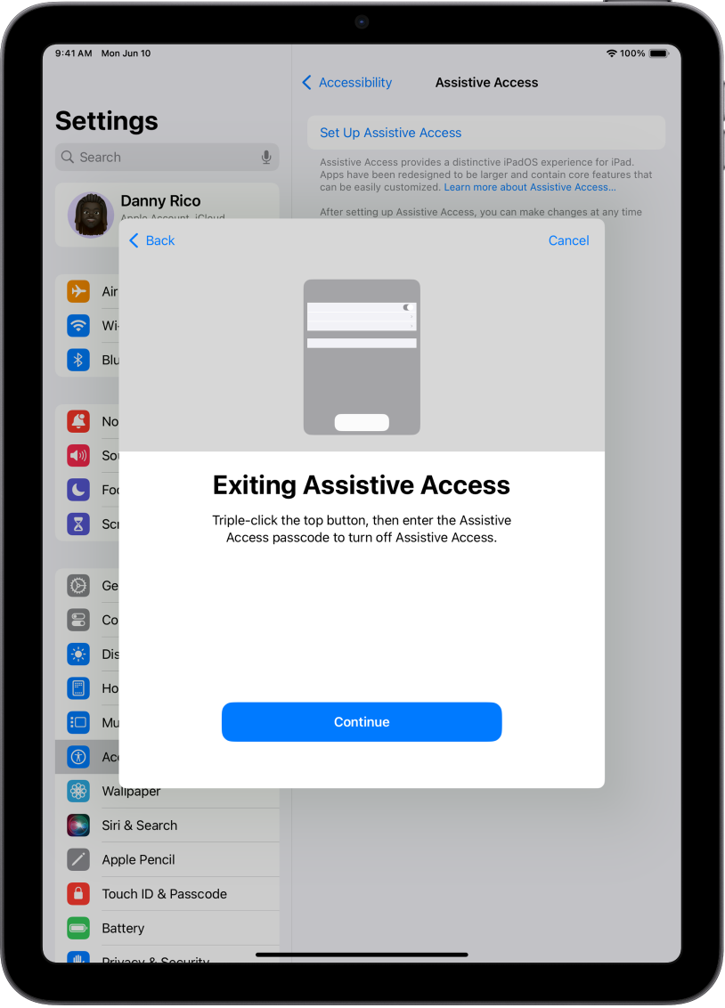 „iPad“ ekrane paaiškinta, kaip išjungti „Assistive Access“.