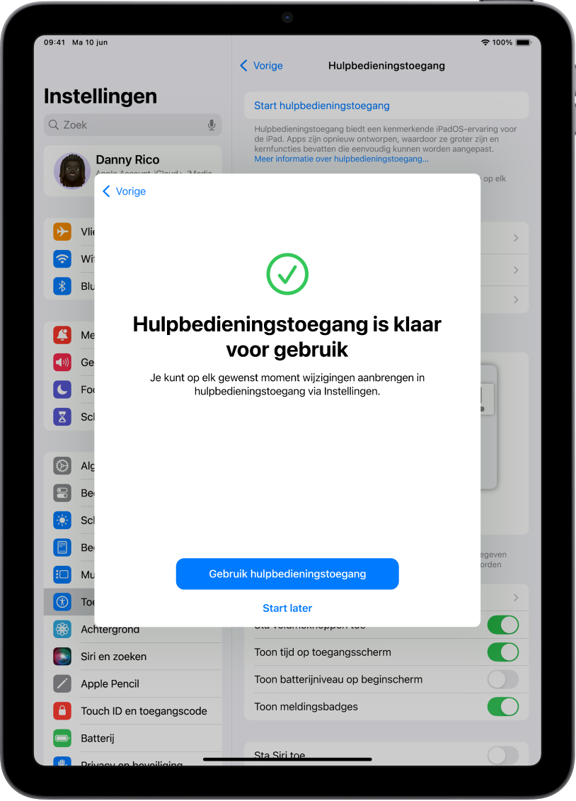 Een iPad waarop wordt aangegeven dat hulpbedieningstoegang klaar is voor gebruik. Onderin staat een knop waarmee hulpbedieningstoegang kan worden gestart.