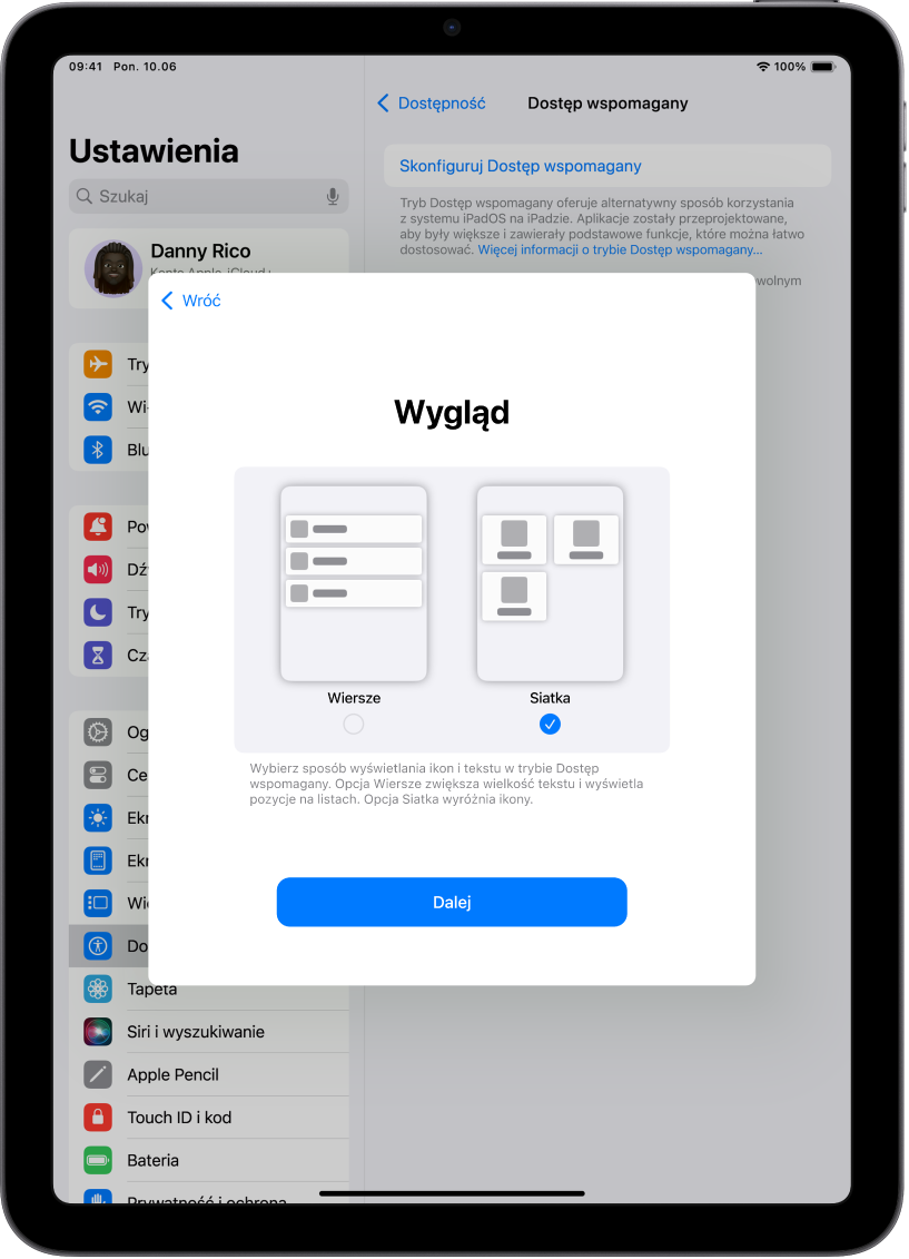 iPad konfigurowany dla trybu Dostęp wspomagany, z opcjami wyświetlania zawartości na ekranie w postaci czytelnej listy lub dużej siatki z wyróżnionymi obrazkami i ikonami.