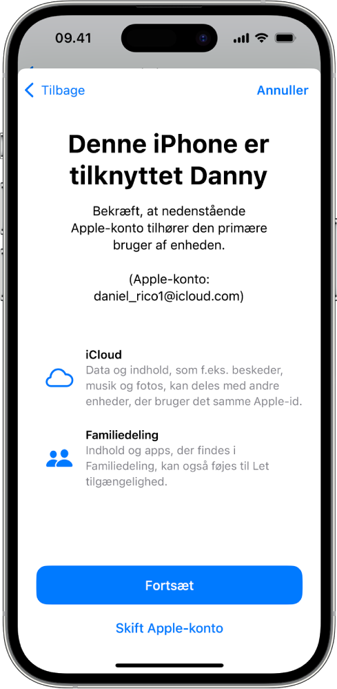 En iPhone, der viser den Apple-konto, der er knyttet til enheden, og oplysninger om iCloud og funktioner til Familiedeling, som kan bruges sammen med Let tilgængelighed.