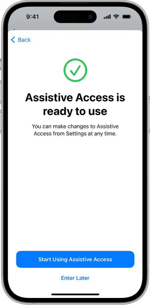 „iPhone“ ekrane rodoma, kad režimas „Assistive Access“ yra paruoštas naudoti, ir apačioje pateikiamas „Assistive Access“ įjungimo mygtukas.