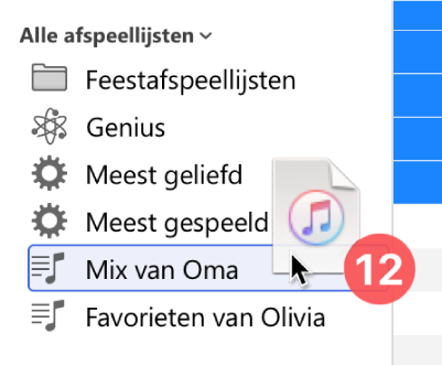 Een album dat naar een afspeellijst wordt gesleept. De afspeellijst is gemarkeerd met een blauwe rechthoek.
