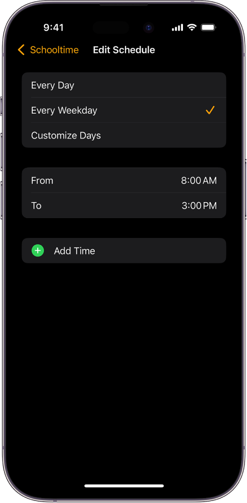 Un iPhone mostrando la pantalla Editar horario para Horario escolar. Las opciones Cada día, Entre semana y Personalizar días se muestran arriba, y la opción Entre semana está seleccionada. Las horas de inicio y fin están en el centro de la pantalla y el botón Agregar hora está debajo.